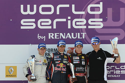 Robin Frijns op podium